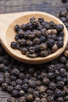 Black Pepper (Kali Mirch) – Premium Quality Spice